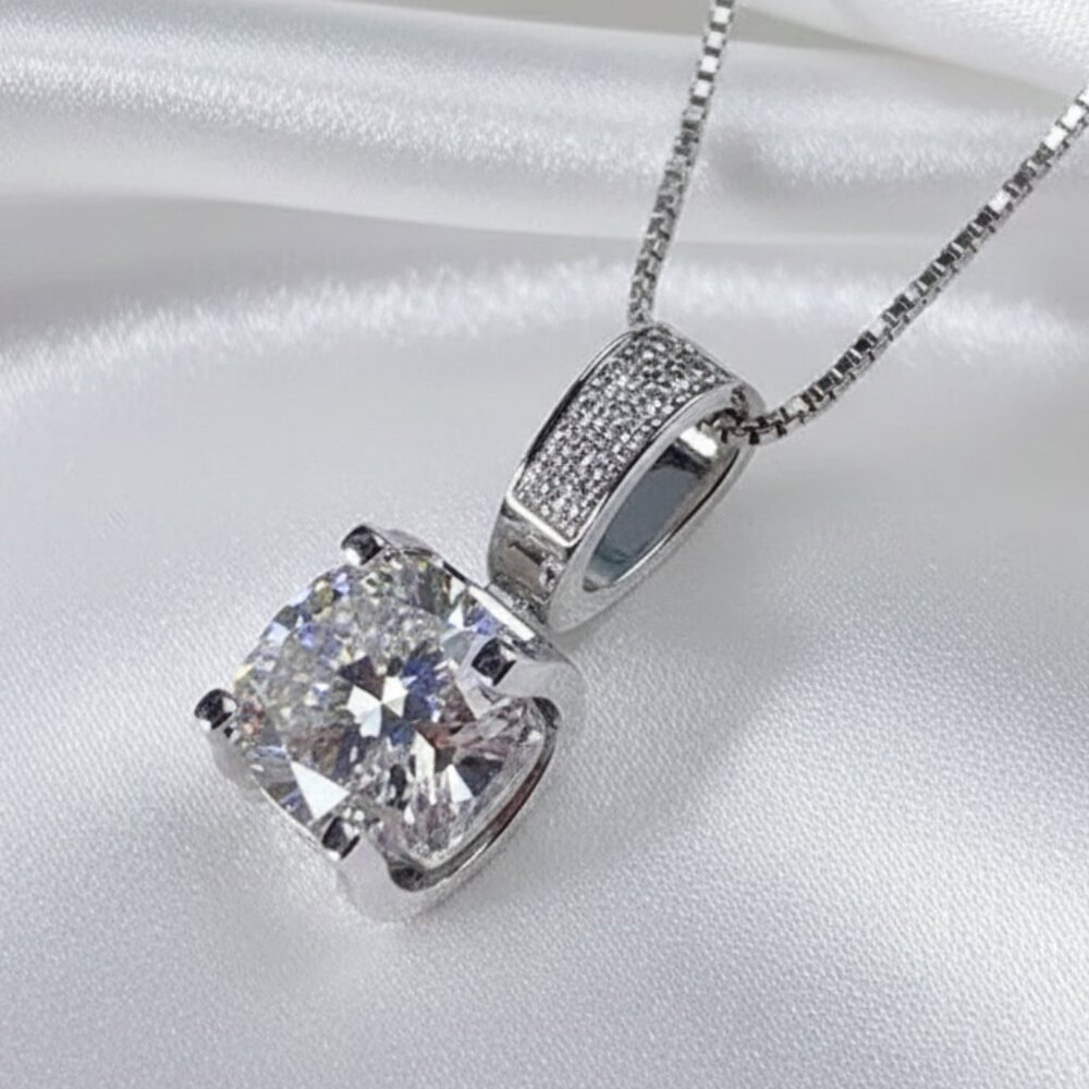 3 Carat Simulated Diamond Zircon Solitaire Pendant Necklace NWOT - Picture 8 of 9
